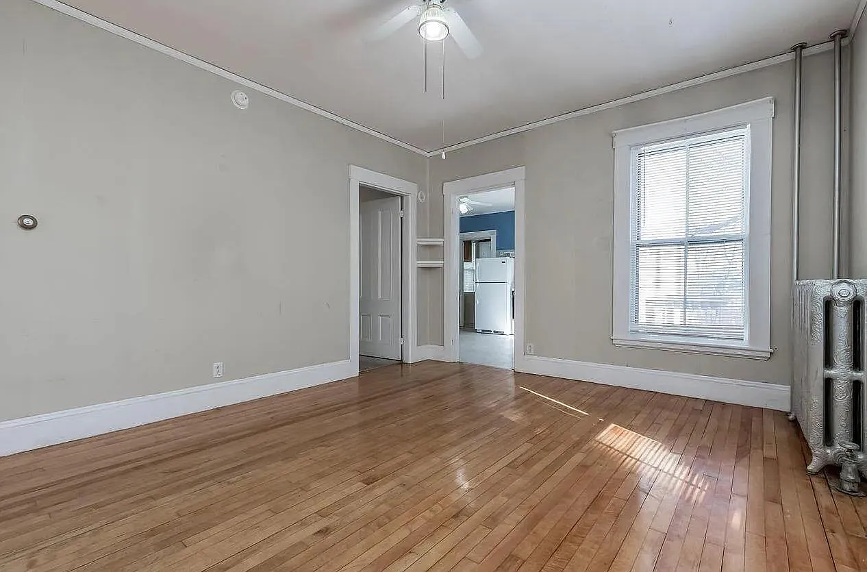 24 Lamb St — Photo 3