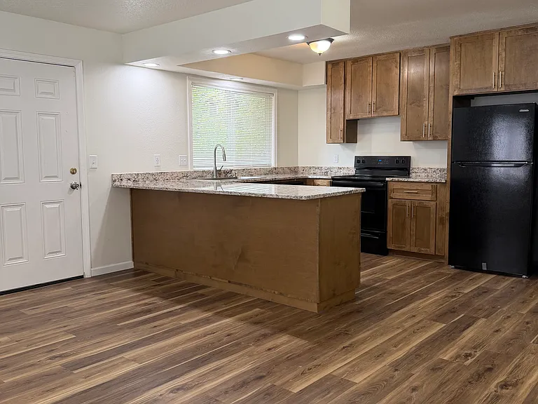 11407 SW 35th Ave — Photo 40