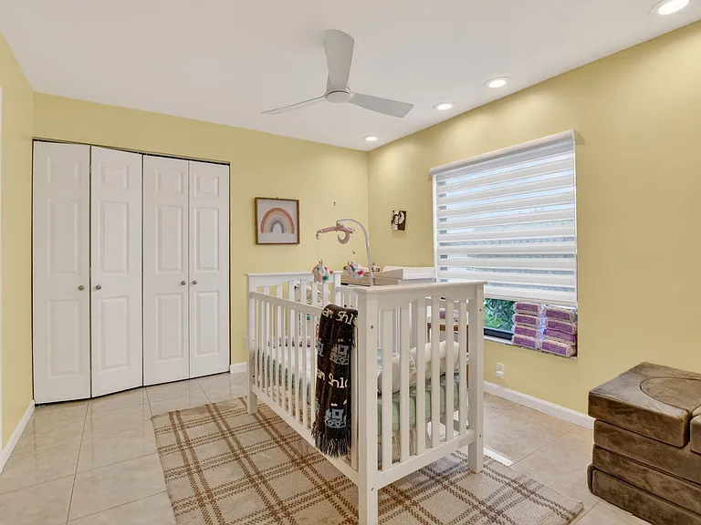 10065 Camelback Ln — Photo 33
