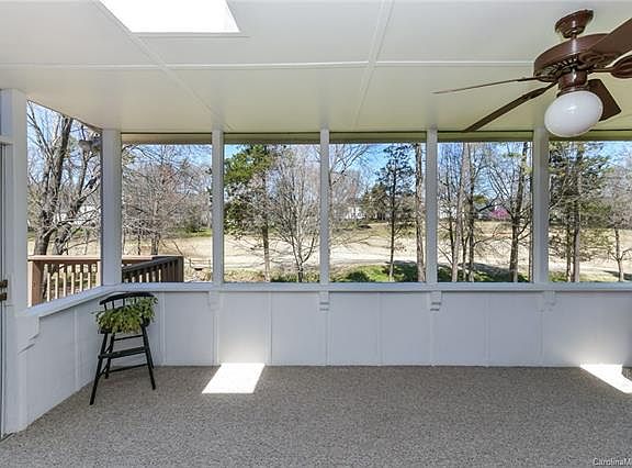 4th image of 3907 Beauvista Dr