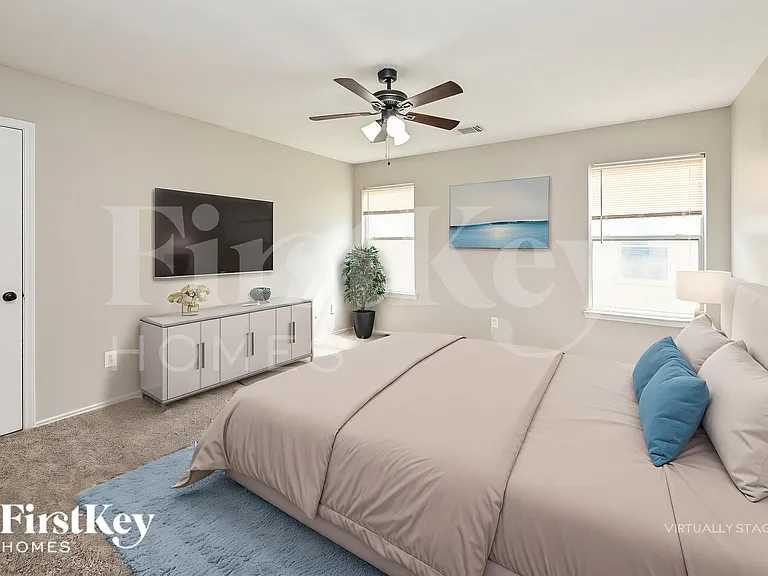 1319 Seagler Pond Ln — Photo 10