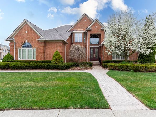 49759 Lakebridge Dr, Shelby Township, MI 48315