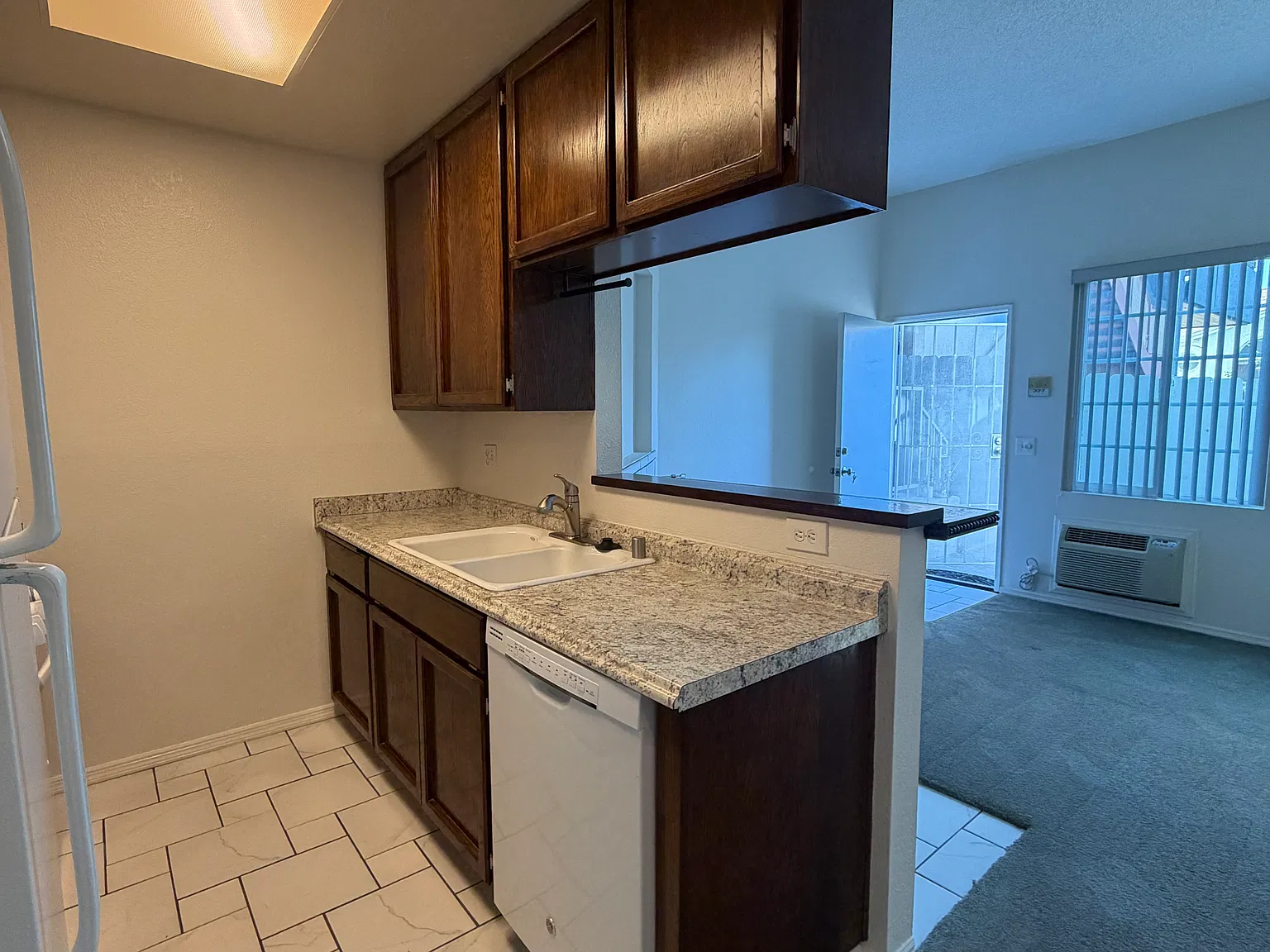 1 bed, 500 sqft, $1,700 — Photo 3