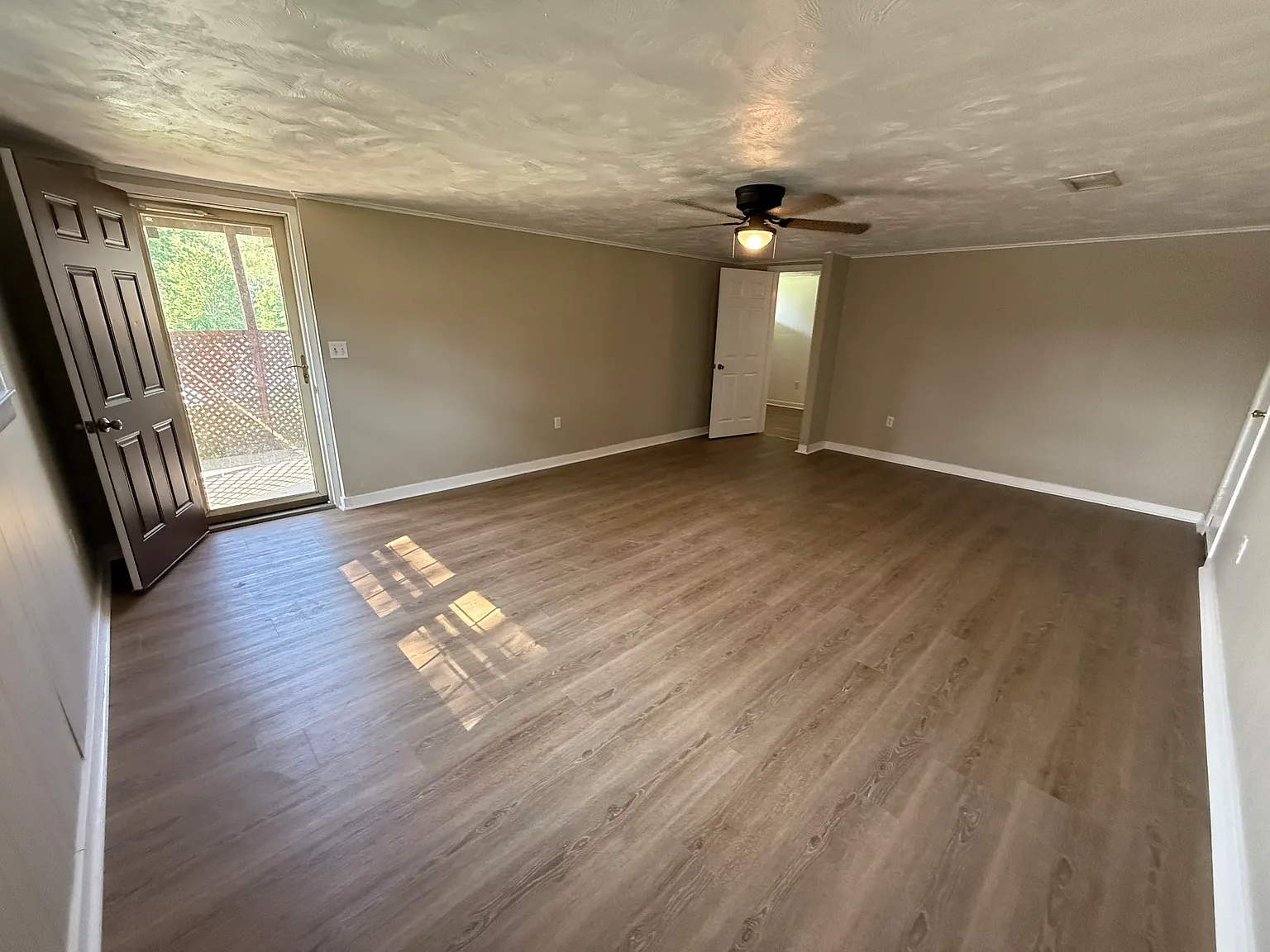 4 bed, 2.5 bath, 1500 sqft, $1,695 — Photo 3
