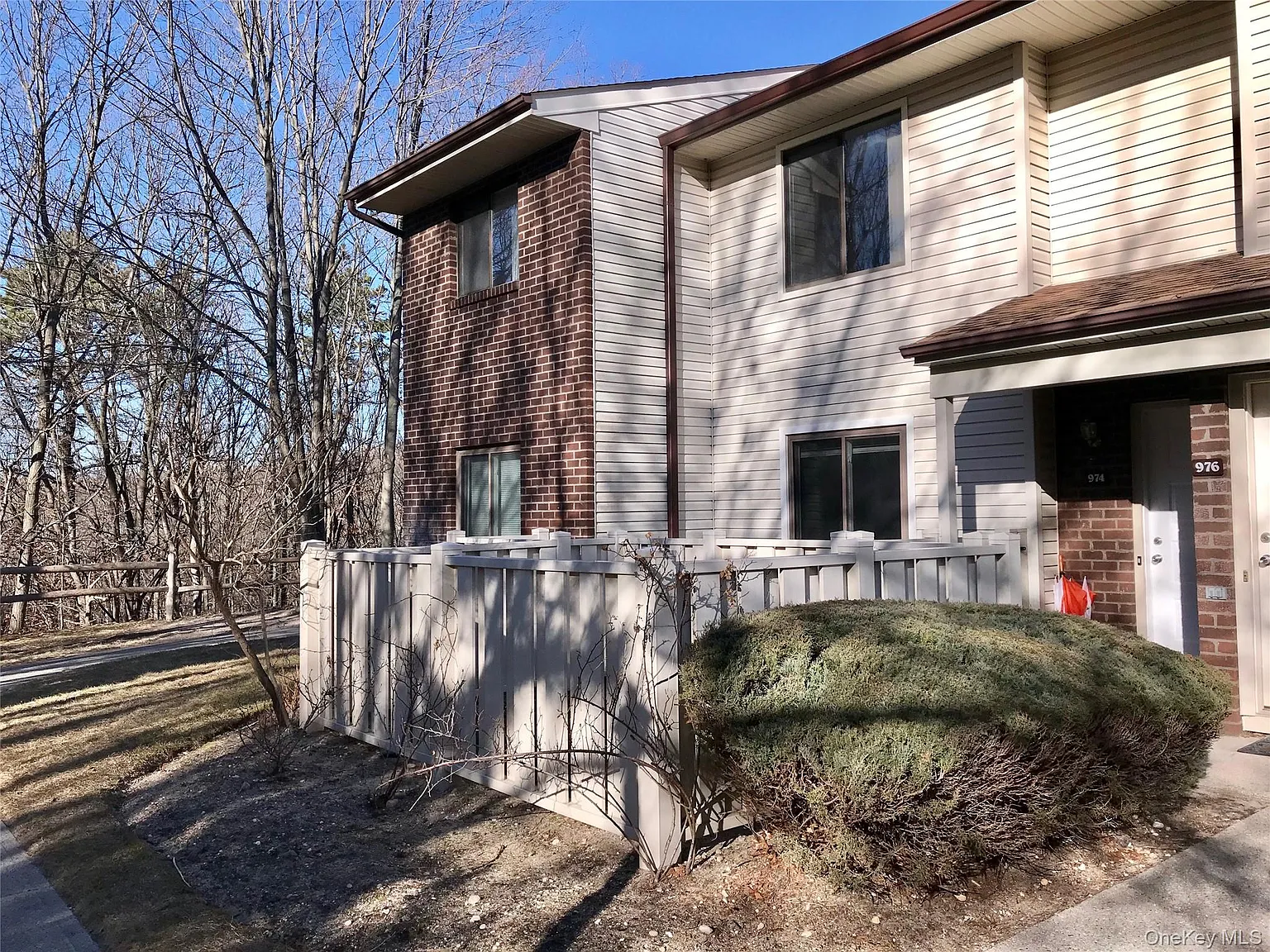 2 bed, 1.0 bath, 946 sqft, $2,600 — Photo 1