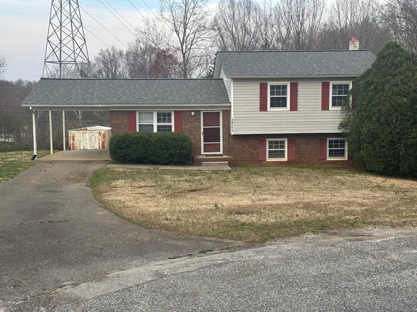 1711 Rose Hill Ct, Kernersville, NC 27284