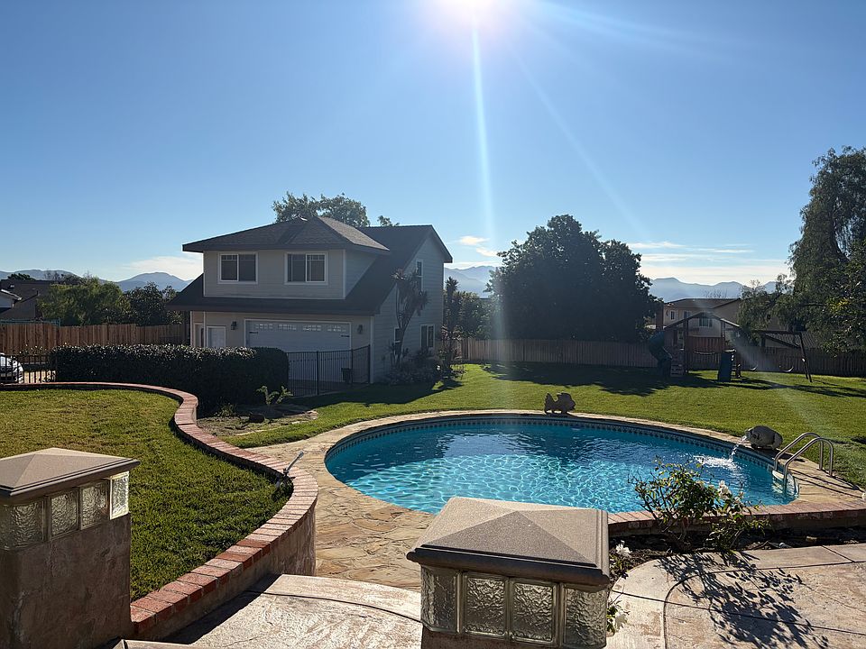 1st image of 558 Mesa Dr
