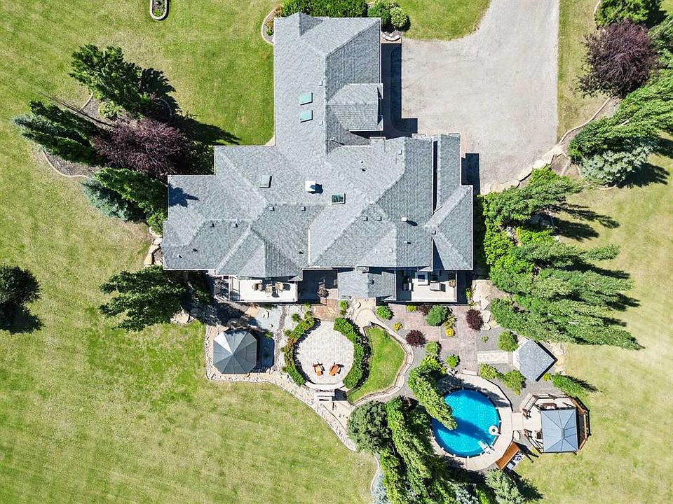 1st image of 18 W Sunset Ridge Dr