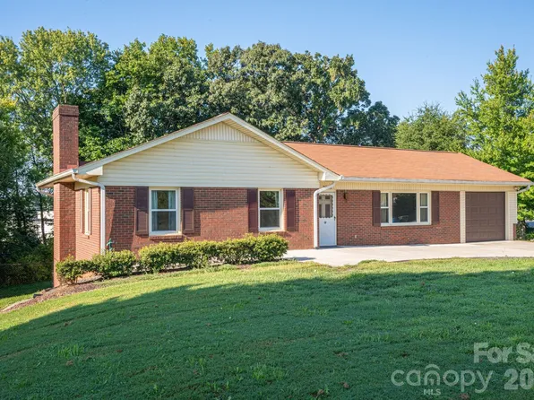 1306 11th Ave SE, Hickory, NC 28602