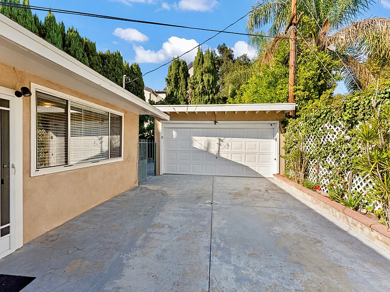 2423 San Pasqual St — Photo 6