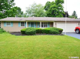 563 Black Walnut Dr, Rochester, NY 14615