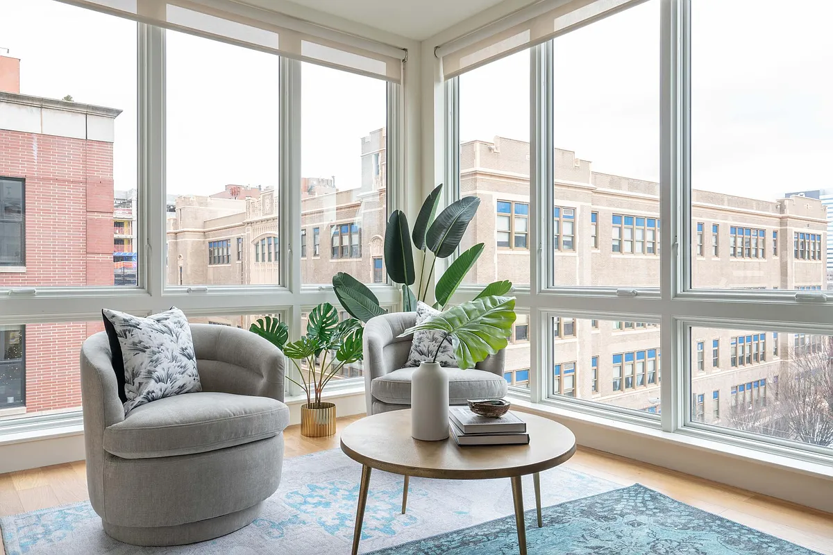 Large Windows Take Advantage of Park and City Views - Park Francis