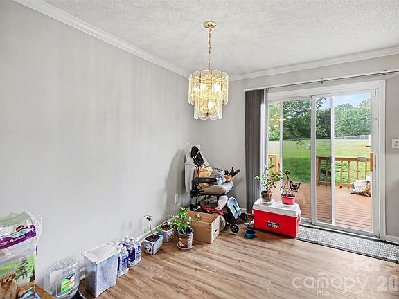 5th image of 1401 Gordon Rd