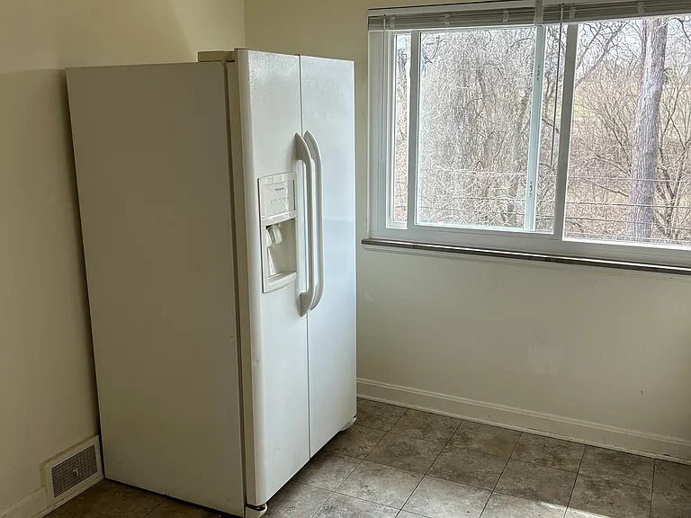 1162 Castlevale Dr #4 — Photo 6