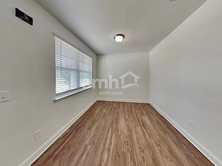 2467 Napa Valley Dr — Photo 8