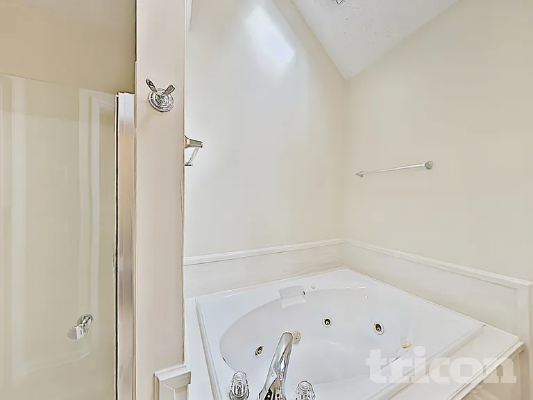 1943 Turfland Dr — Photo 13
