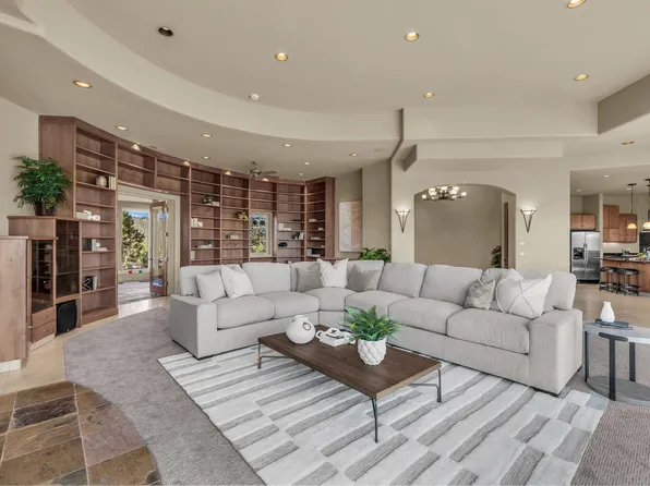 622 N Pinion Hills Dr, Dammeron Valley, UT 84783