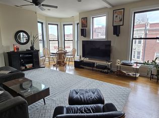 3178 N Broadway St #302, Chicago, IL 60657