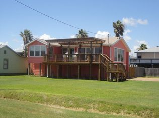 703 S Austin St, Rockport, TX 78382