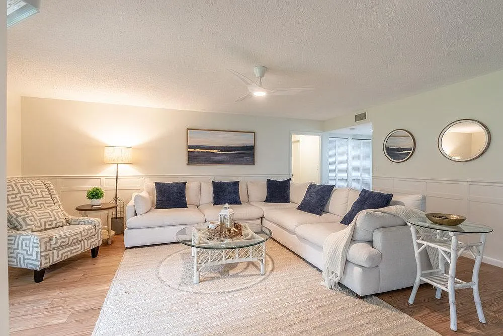 2 bed, 1350 sqft, $9,000 — Photo 2
