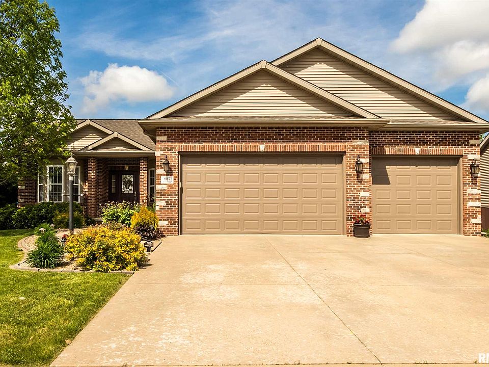 1st image of 827 Stonelake Dr