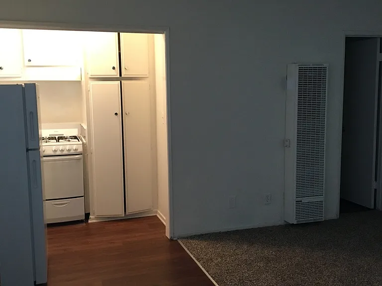 9040 Burke St — Photo 6
