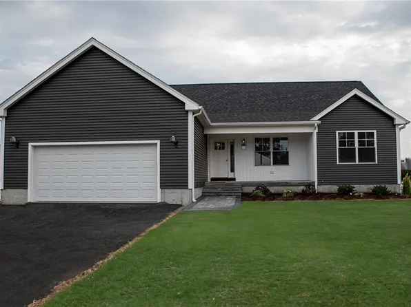 52 Recess Ln, Warwick, RI 02886