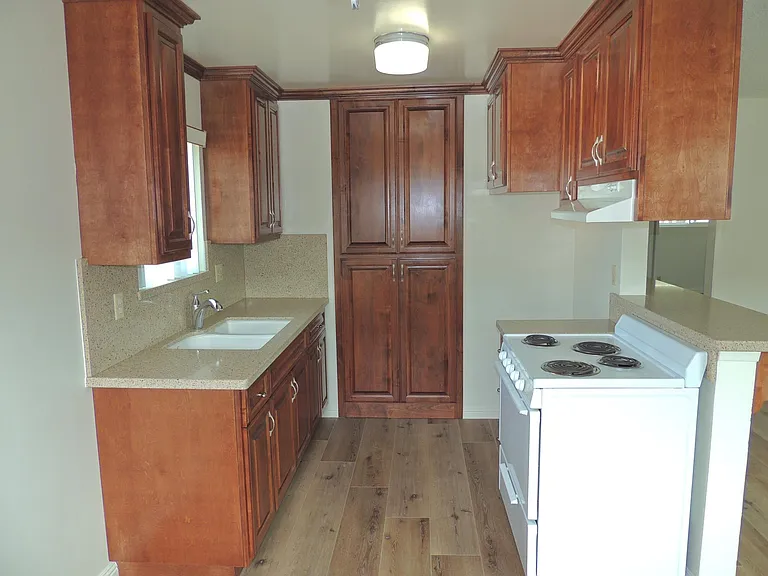 321 Gladys Ave #4 — Photo 18