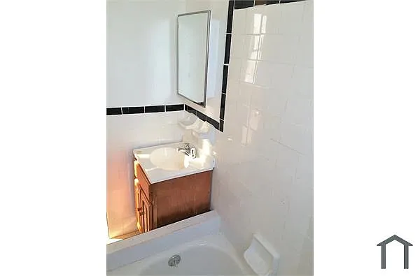 Building Photo - 3488 Webster Ave #1