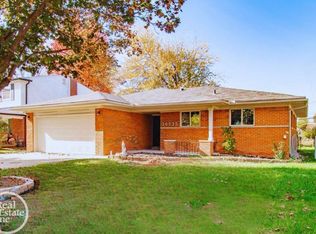 36535 Rowe Dr, Sterling Heights, MI