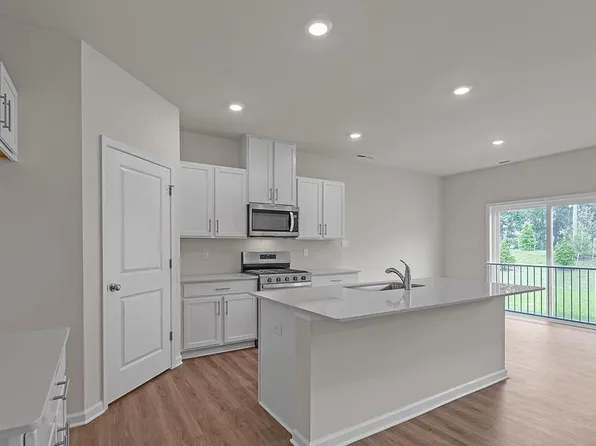 5 Dahlia Ct, Berkeley Township, NJ 08721