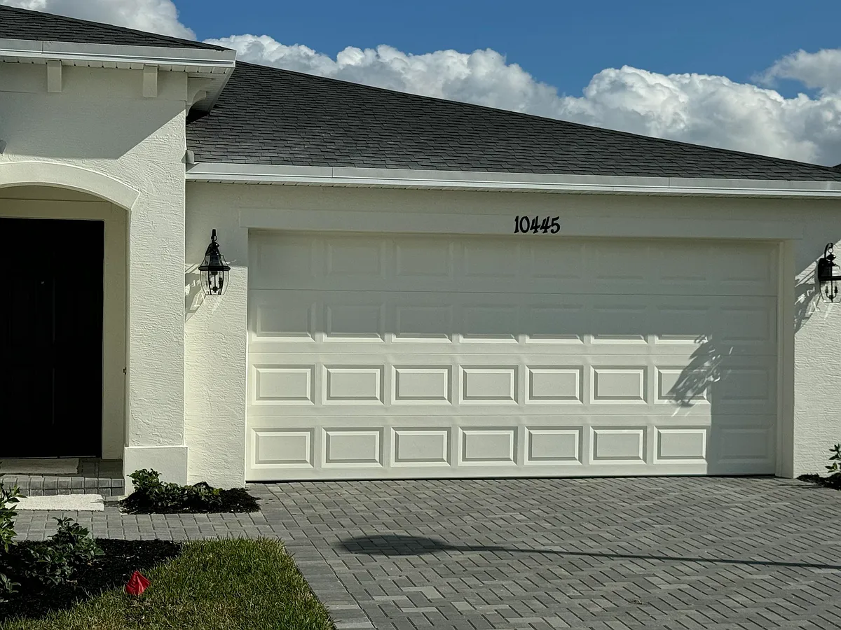 Building Photo - 10445 NW Suncrest Loop