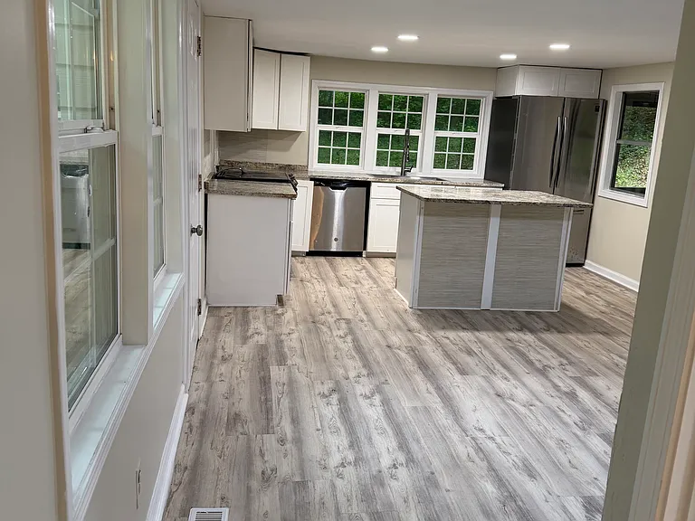 9430 Meadowbrook Dr — Photo 1