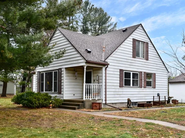 812 6th St W, Wabasha, MN 55981