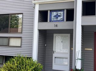 14 Crossroads Ln, Glastonbury, CT 06033
