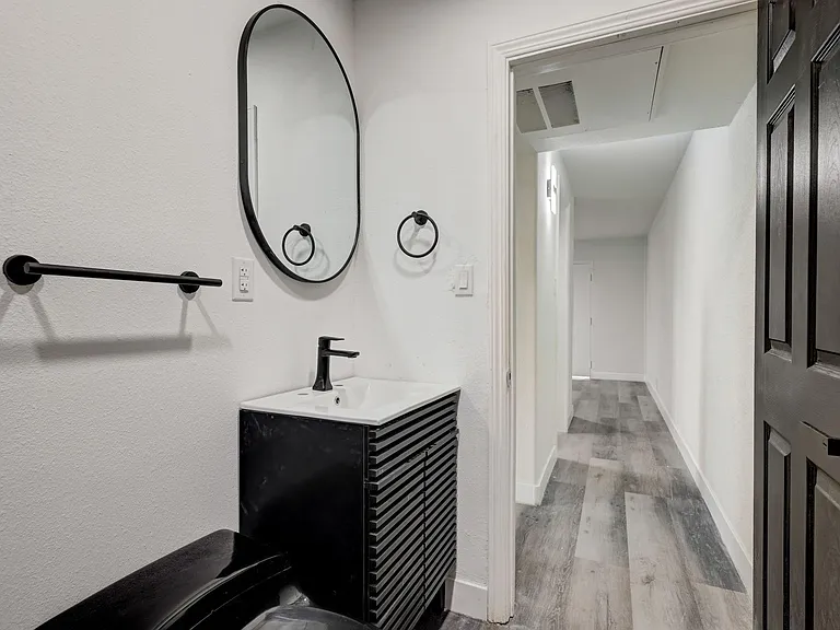 1922 Fairfield Ave #101 — Photo 12