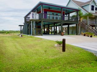 1012 W Commerce St, Port O Connor, TX 77982