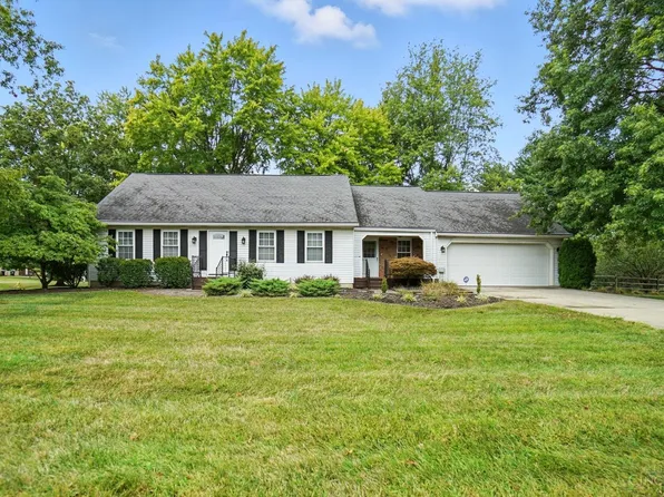 8253 Lake Ridge Dr, West Chester, OH 45069