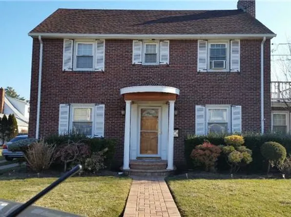 94 Elmwood Ave, Hempstead, NY 11550