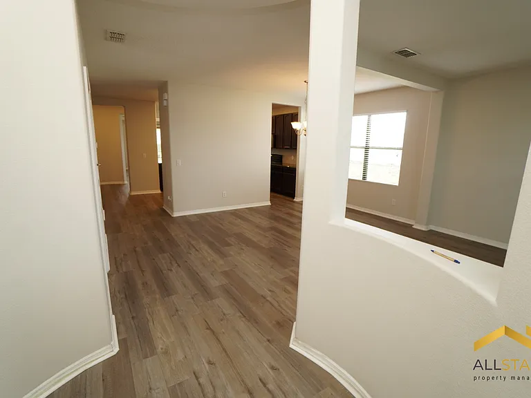401 Savannah Preserve Loop — Photo 2