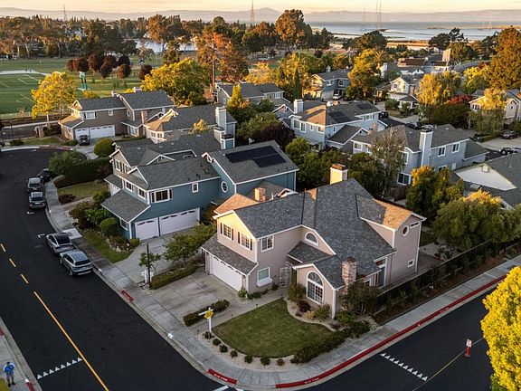 5th image of 700 Bahama Ln