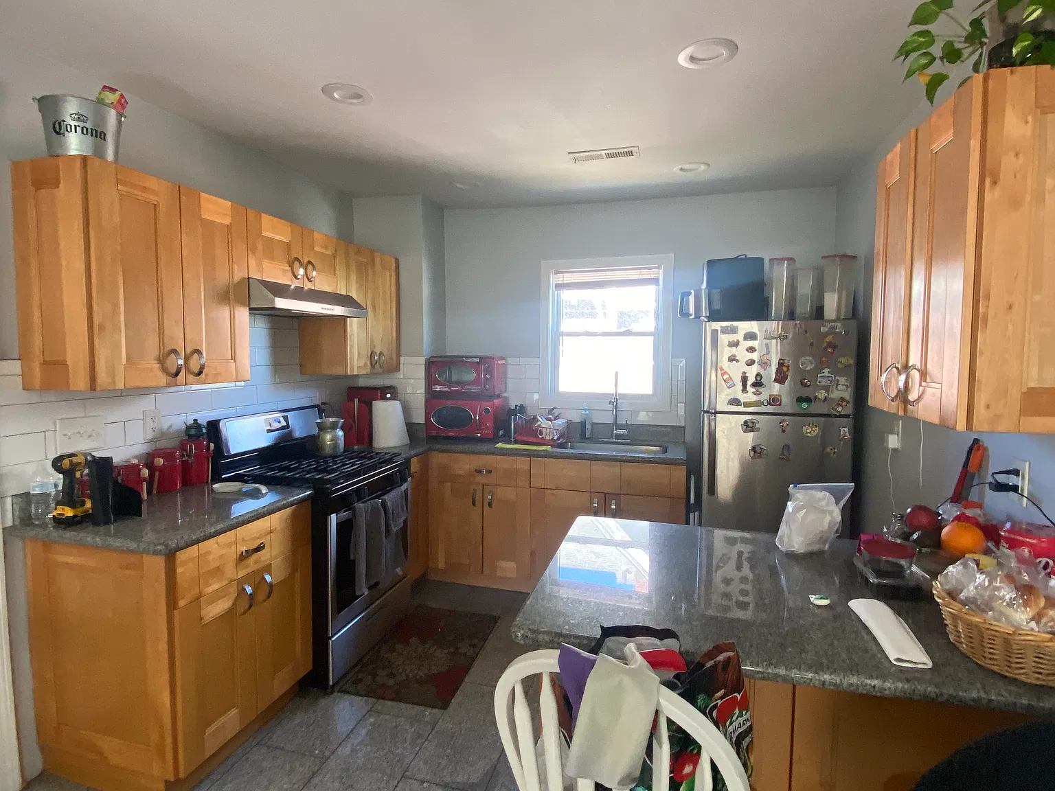 3 bed, 1100 sqft, $2,700 — Photo 2