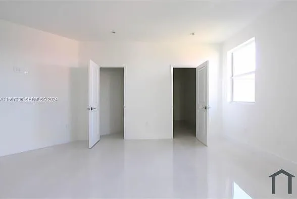 15631 SW 11th Ter — Photo 14