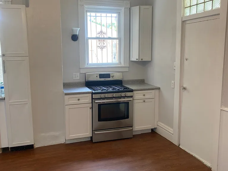508 Lowell St — Photo 2