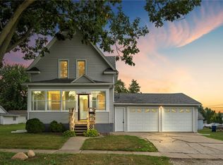 908 4th Ave, Vinton, IA 52349