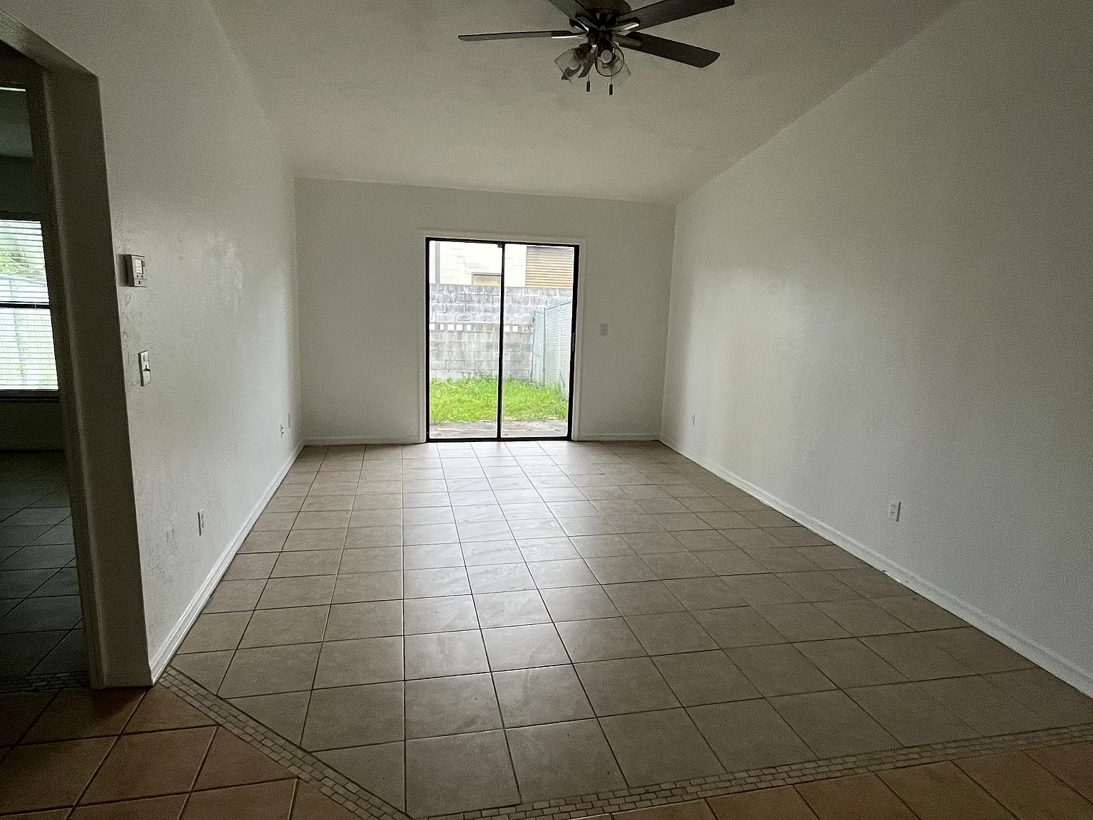 2 bed, 850 sqft, $1,250 — Photo 2