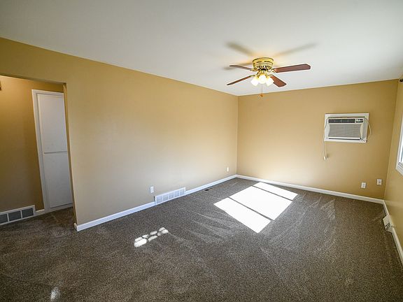 4th image of 4805 5th Ave S