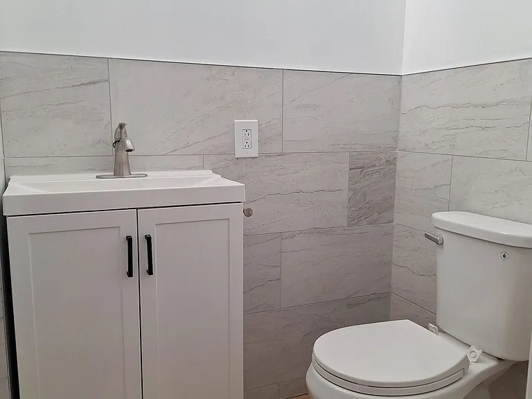 2nd Bathroom 2of2