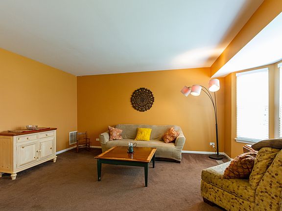 2nd image of 79 Summerhill Dr