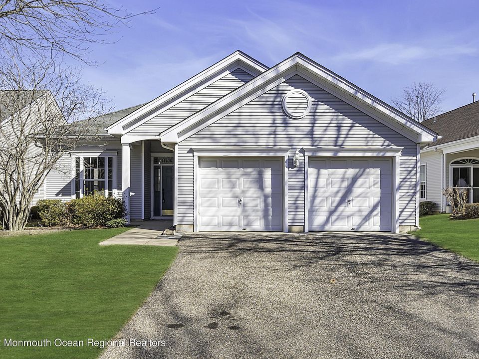 1st image of 14 Bellflower Dr
